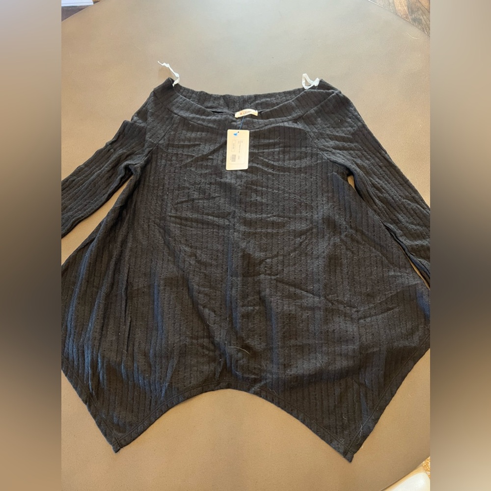 NWT I.JOAH Women’s Off-Shoulder Sweater Tunic, Black, size L